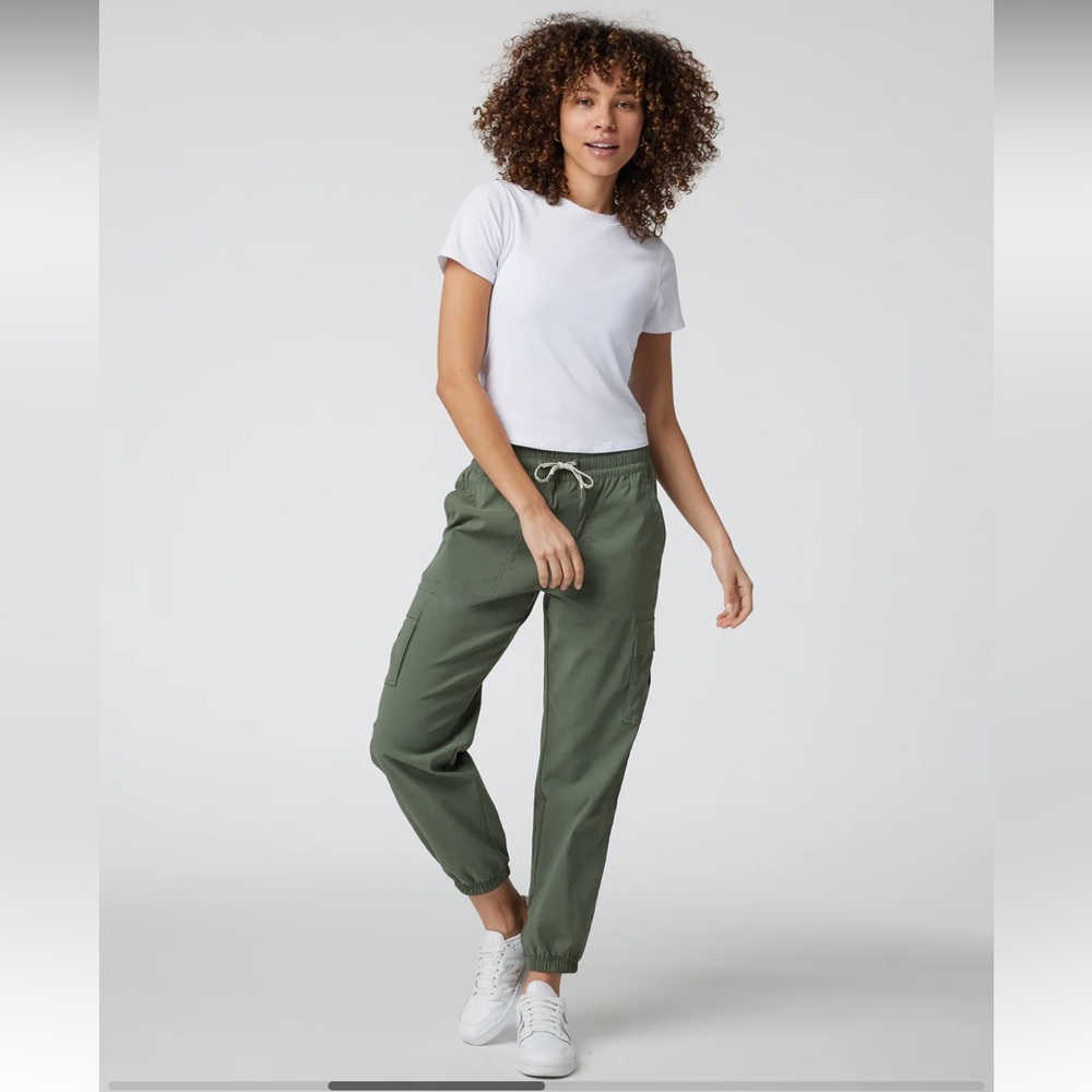 Pose Fitted Tee
Women's Rib Tee